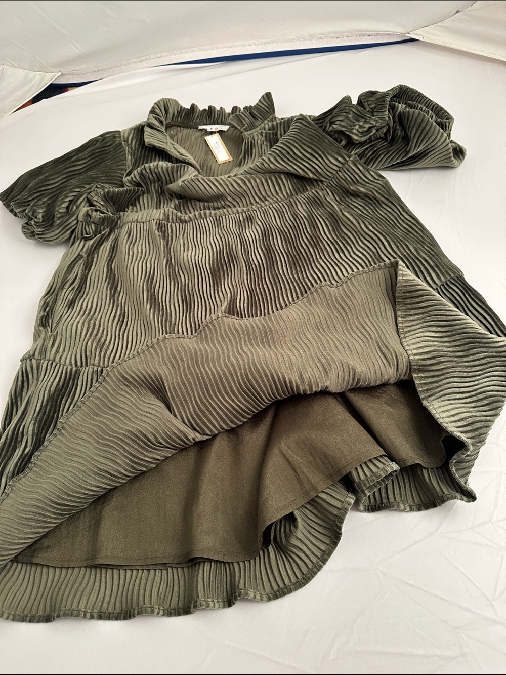 THML olive green v-neck puff sleeve velvet oversized tiered dress S - Picture 13 of 14